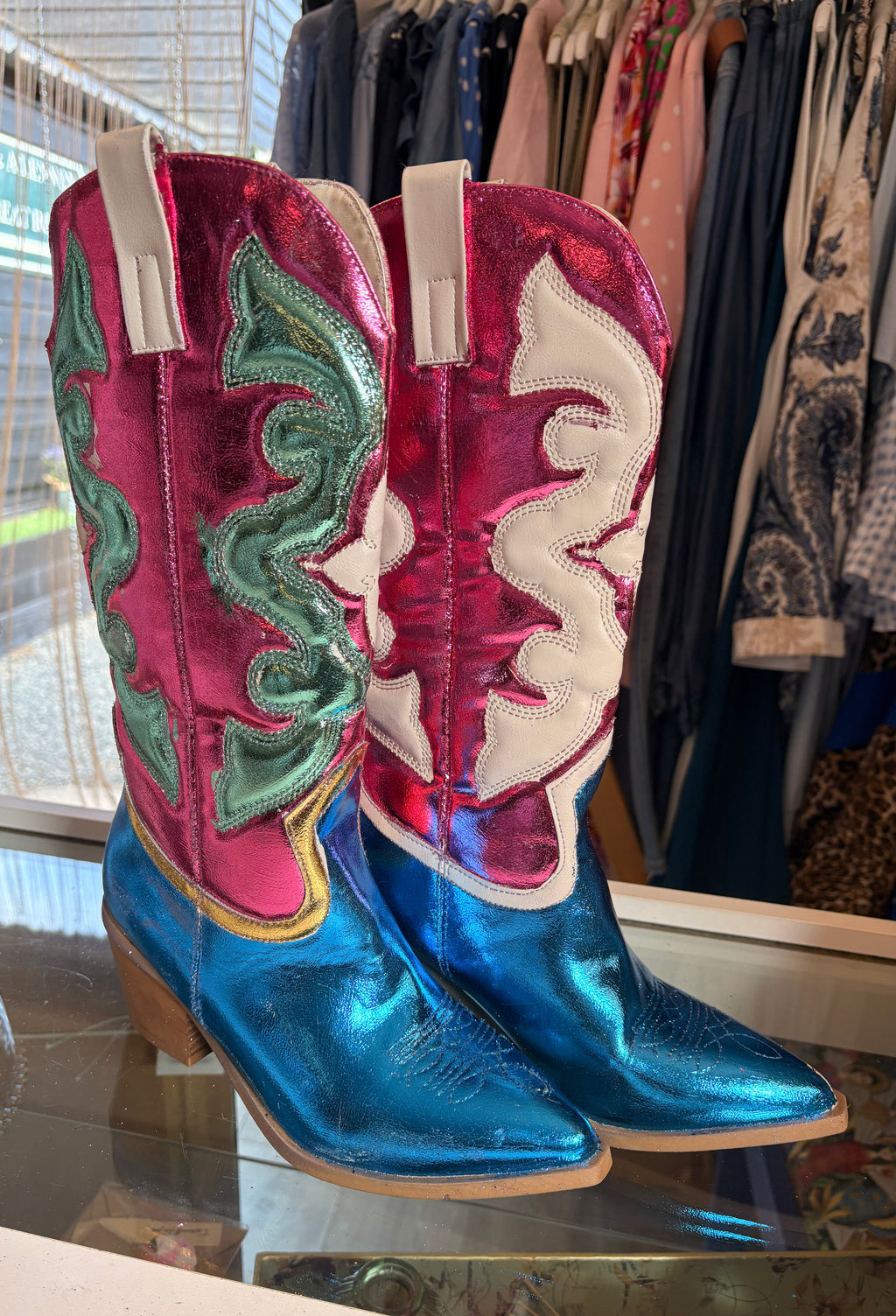 ✨ Walk This Way Workshop ✨👢 Saturday 11th July - 9.30-12/12.30pm