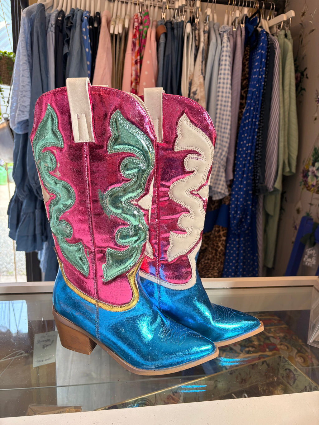 ✨ Walk This Way Workshop ✨👢 Saturday 11th July - 9.30-12/12.30pm