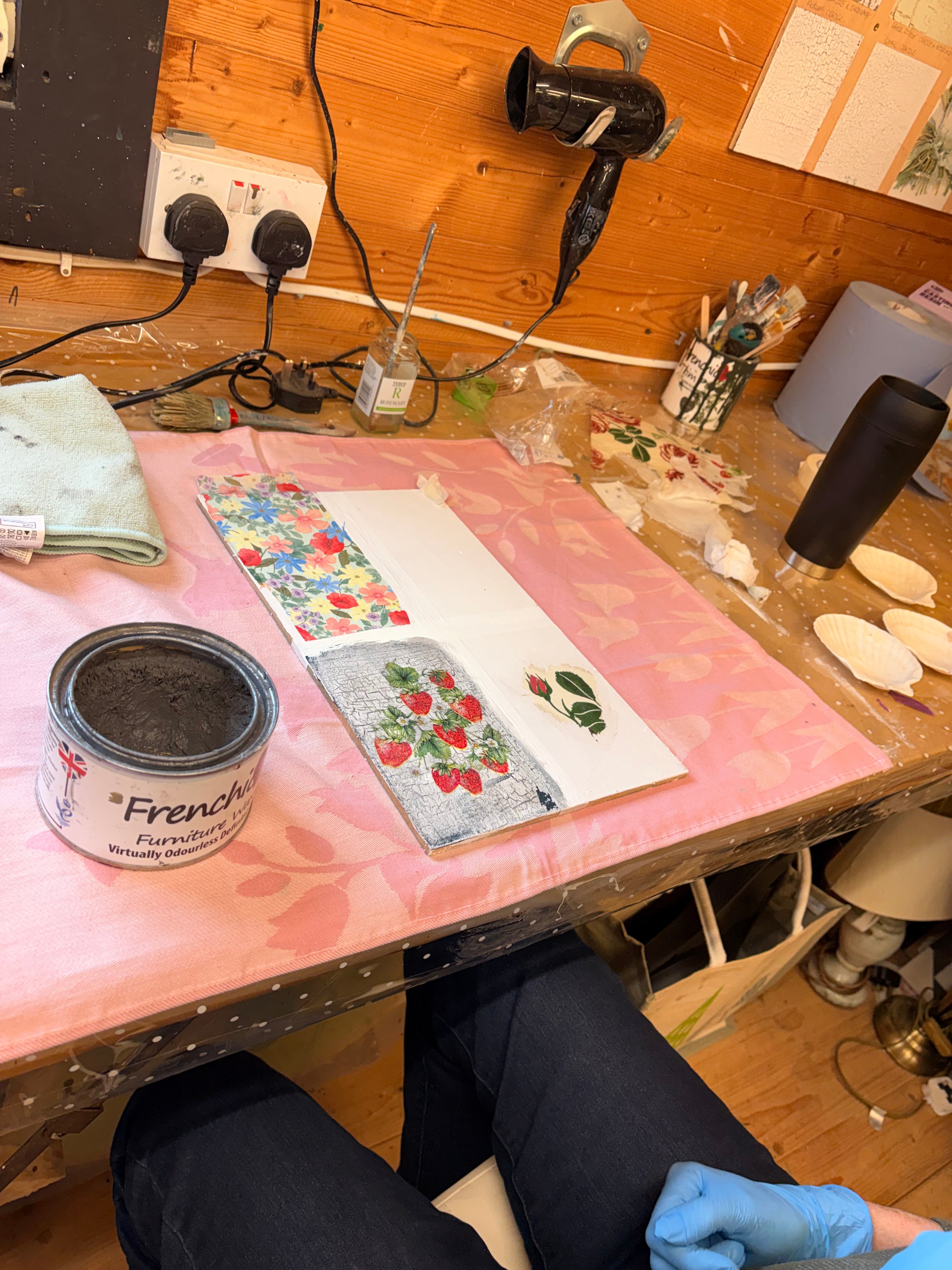 Decorative Effects Half Day Workshop

Saturday 25th July | 10-2pm approx.)